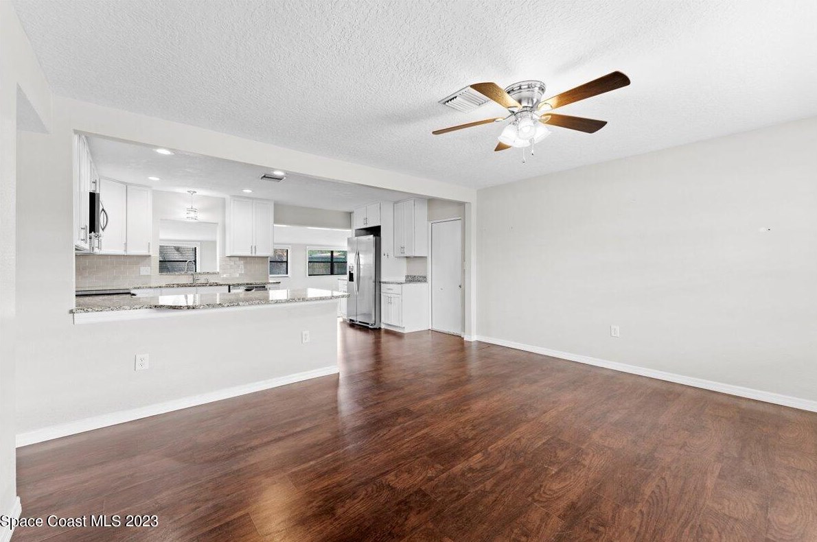 320 Nelson Dr, Merritt Island FL  32953-4733 exterior