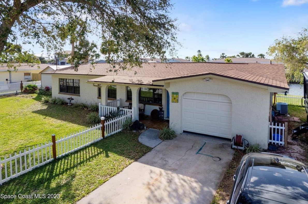 1723 S Harbor Dr, Merritt Island, FL 32952