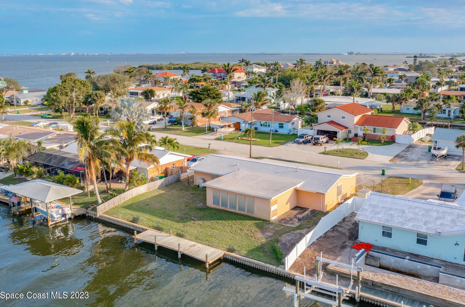 1670 Central Ave, Merritt Island FL 32952-5675 exterior