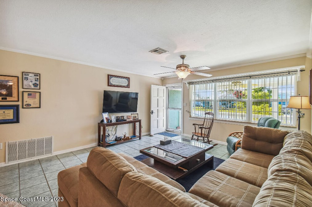 610 Barrett Dr, Merritt Island FL  32952-5885 exterior