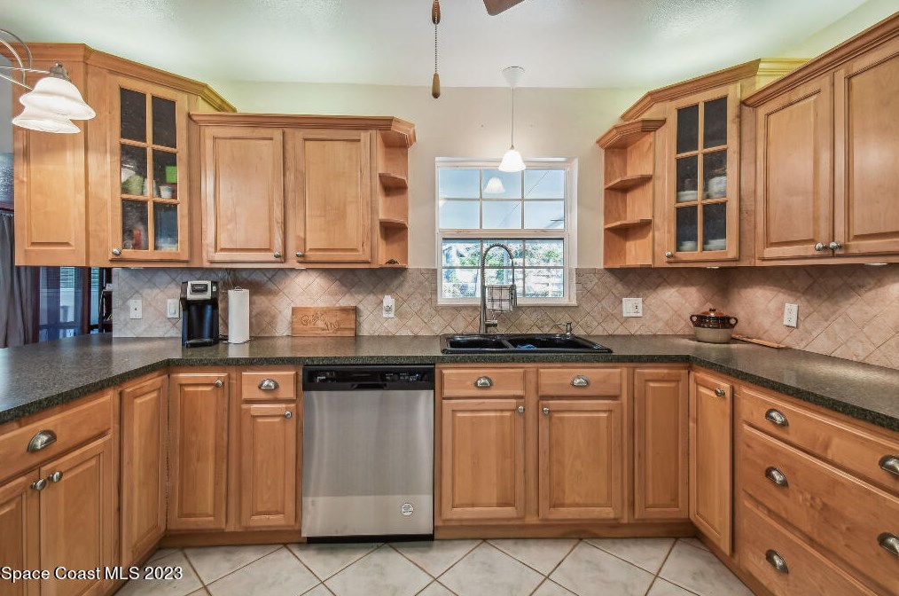 610 Barrett Dr, Merritt Island FL  32952-5885 exterior