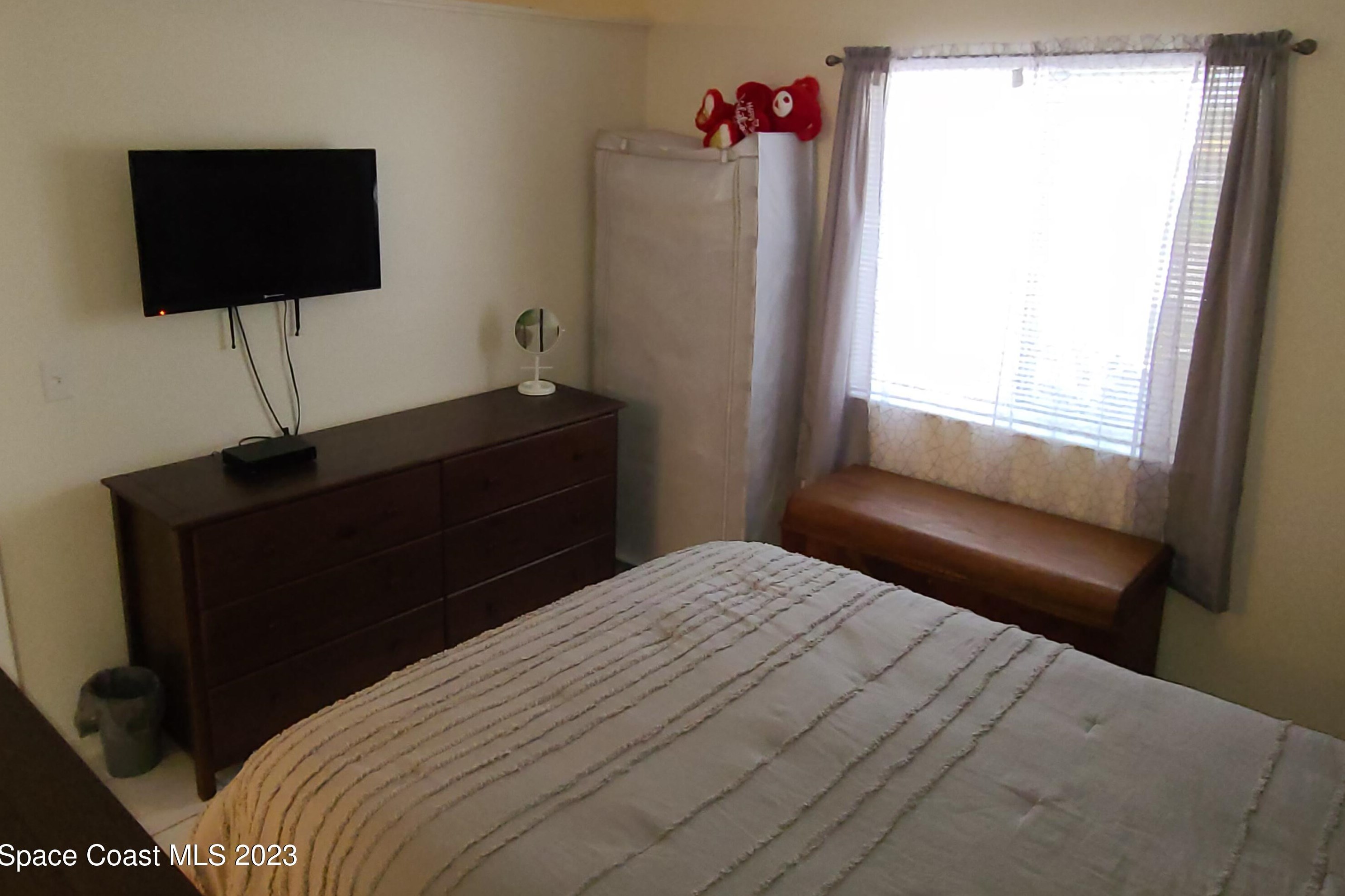 150 San Juan Cir, Melbourne FL 32935-5457 exterior