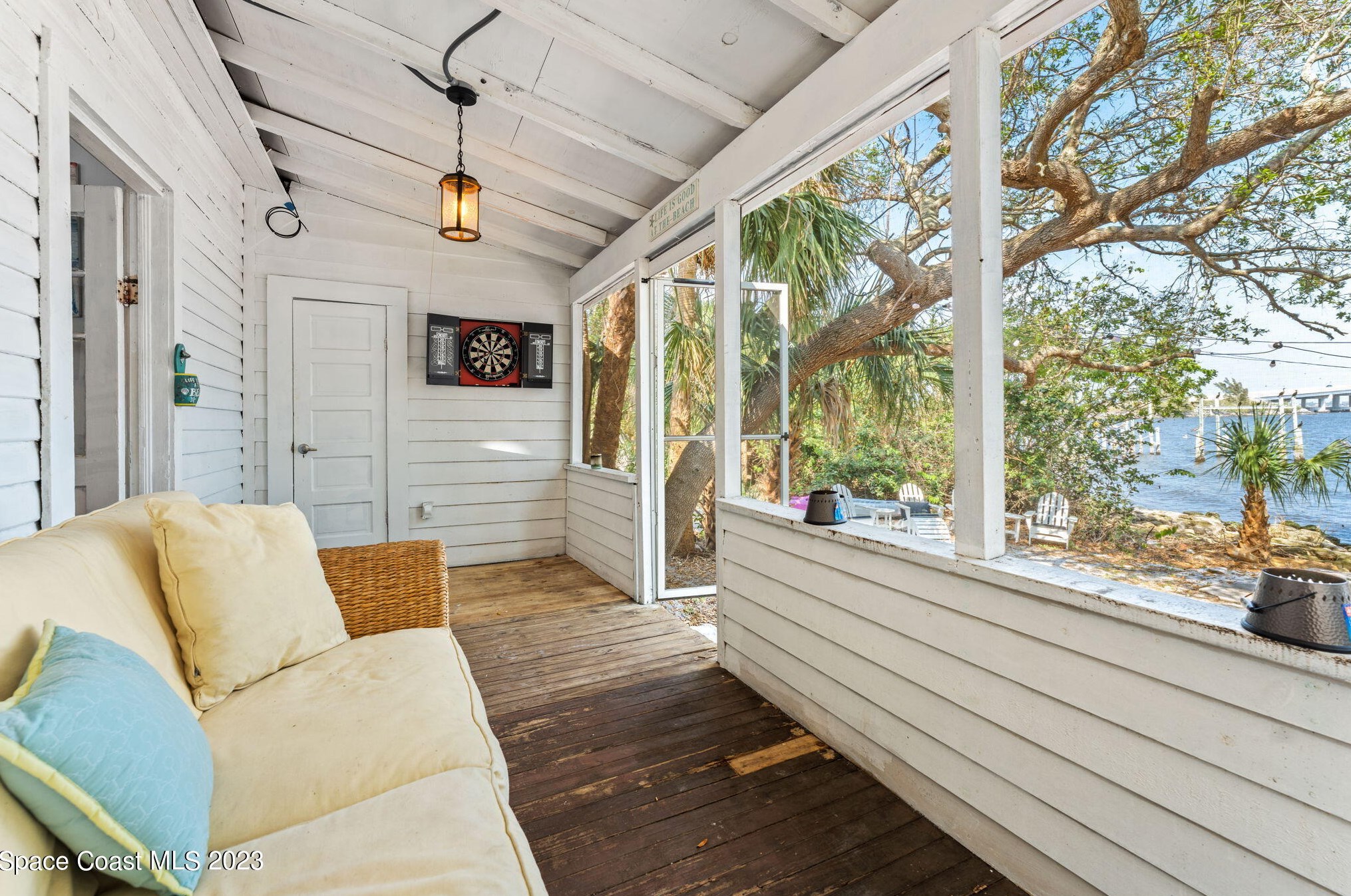 1365 Pineapple Ave, Melbourne FL 32935-6541 exterior