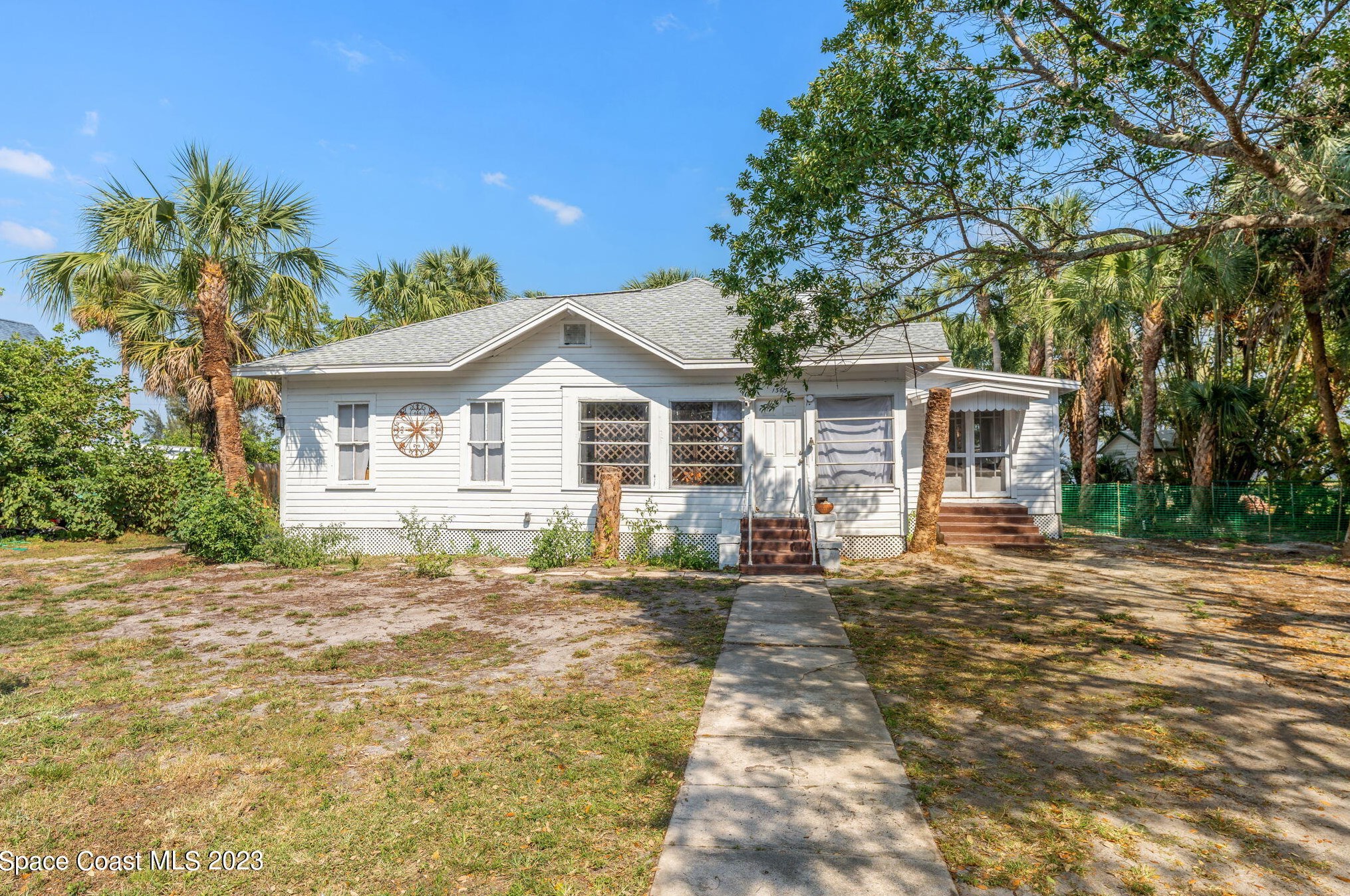 1365 Pineapple Ave, Melbourne FL 32935-6541 exterior