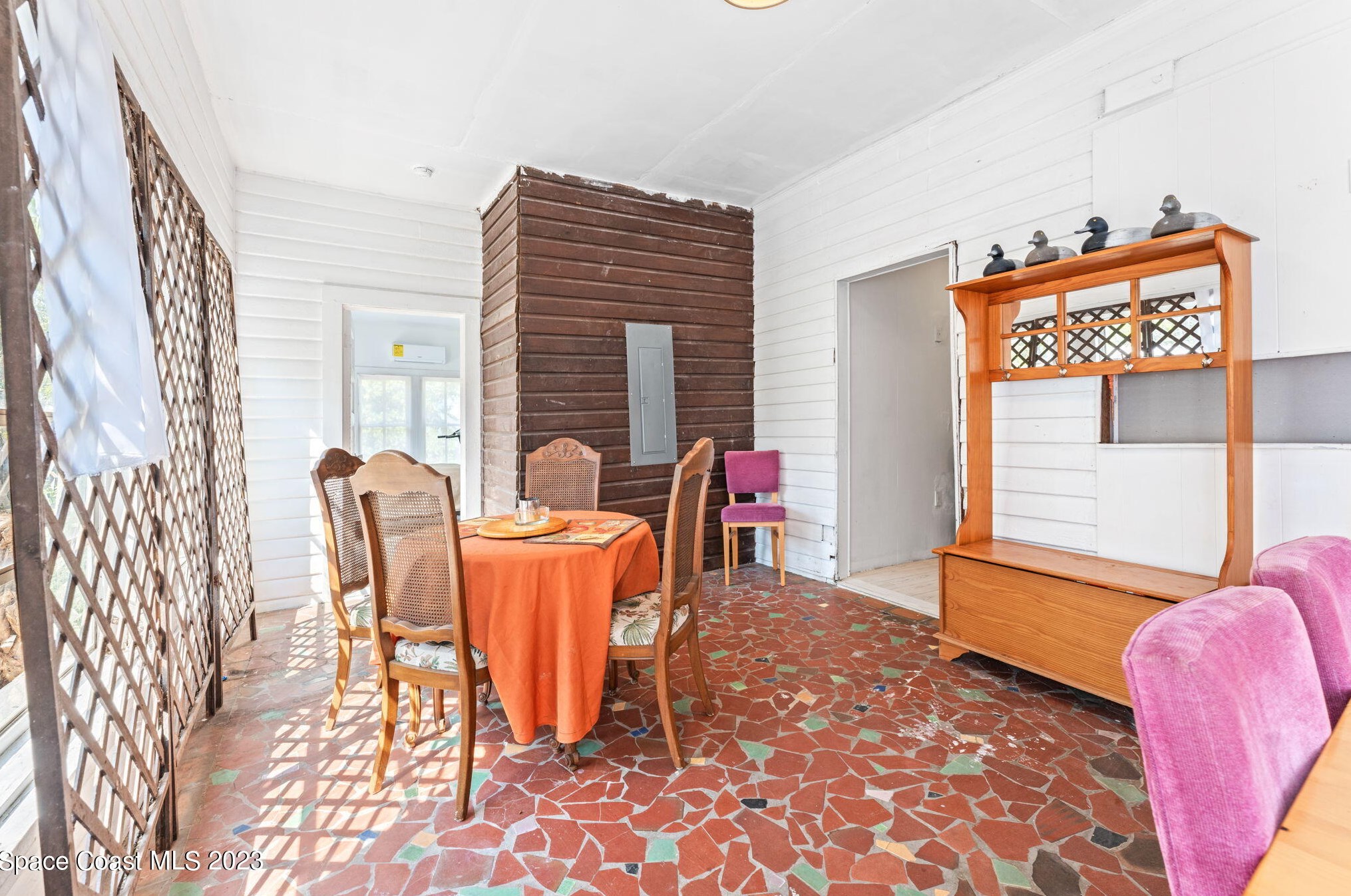 1365 Pineapple Ave, Melbourne FL 32935-6541 exterior