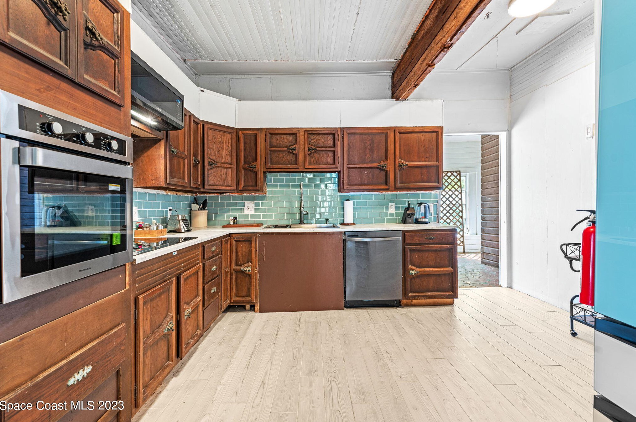 1365 Pineapple Ave, Melbourne FL 32935-6541 exterior