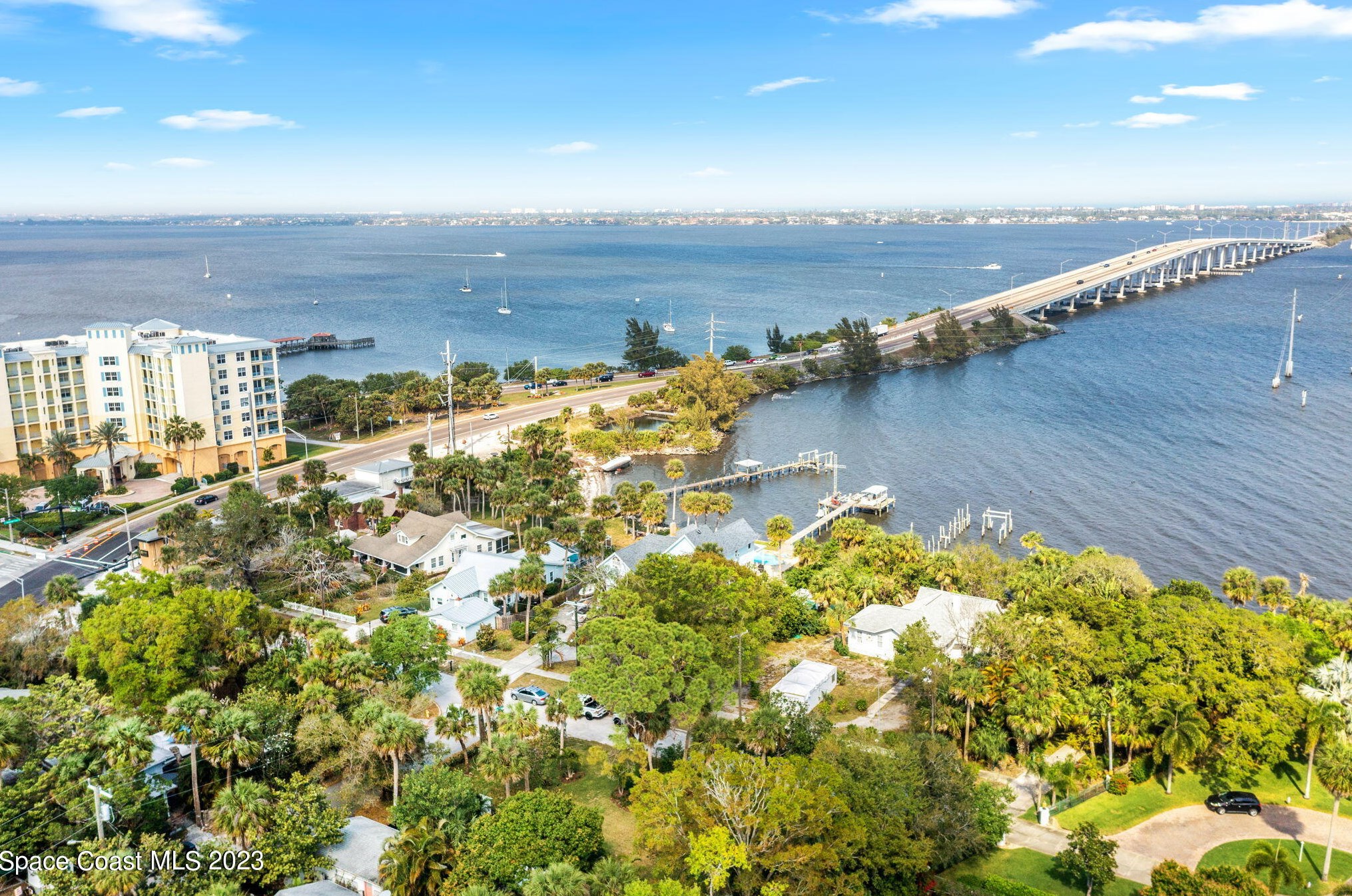 1365 Pineapple Ave, Melbourne FL 32935-6541 exterior