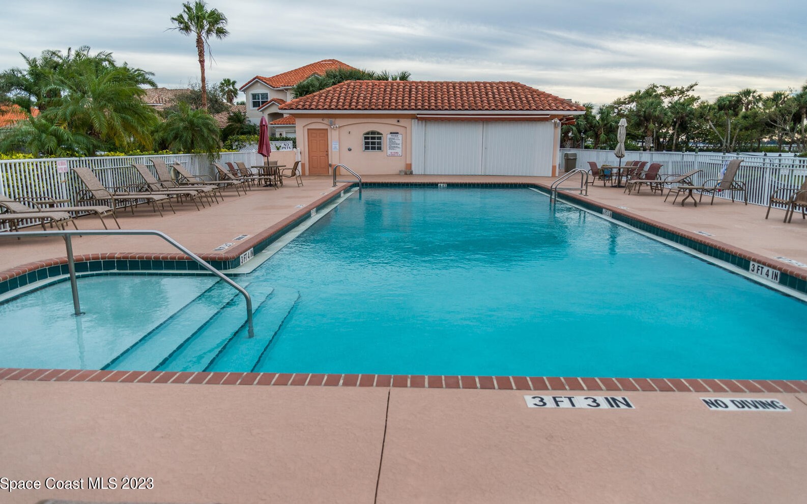 200 Oceanway Dr, Melbourne FL  32951-3321 exterior