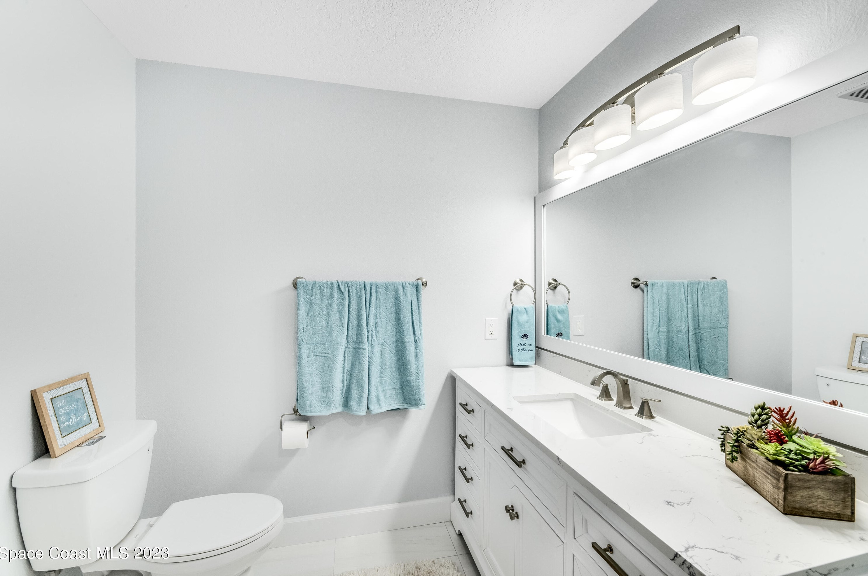 200 Oceanway Dr, Melbourne FL  32951-3321 exterior