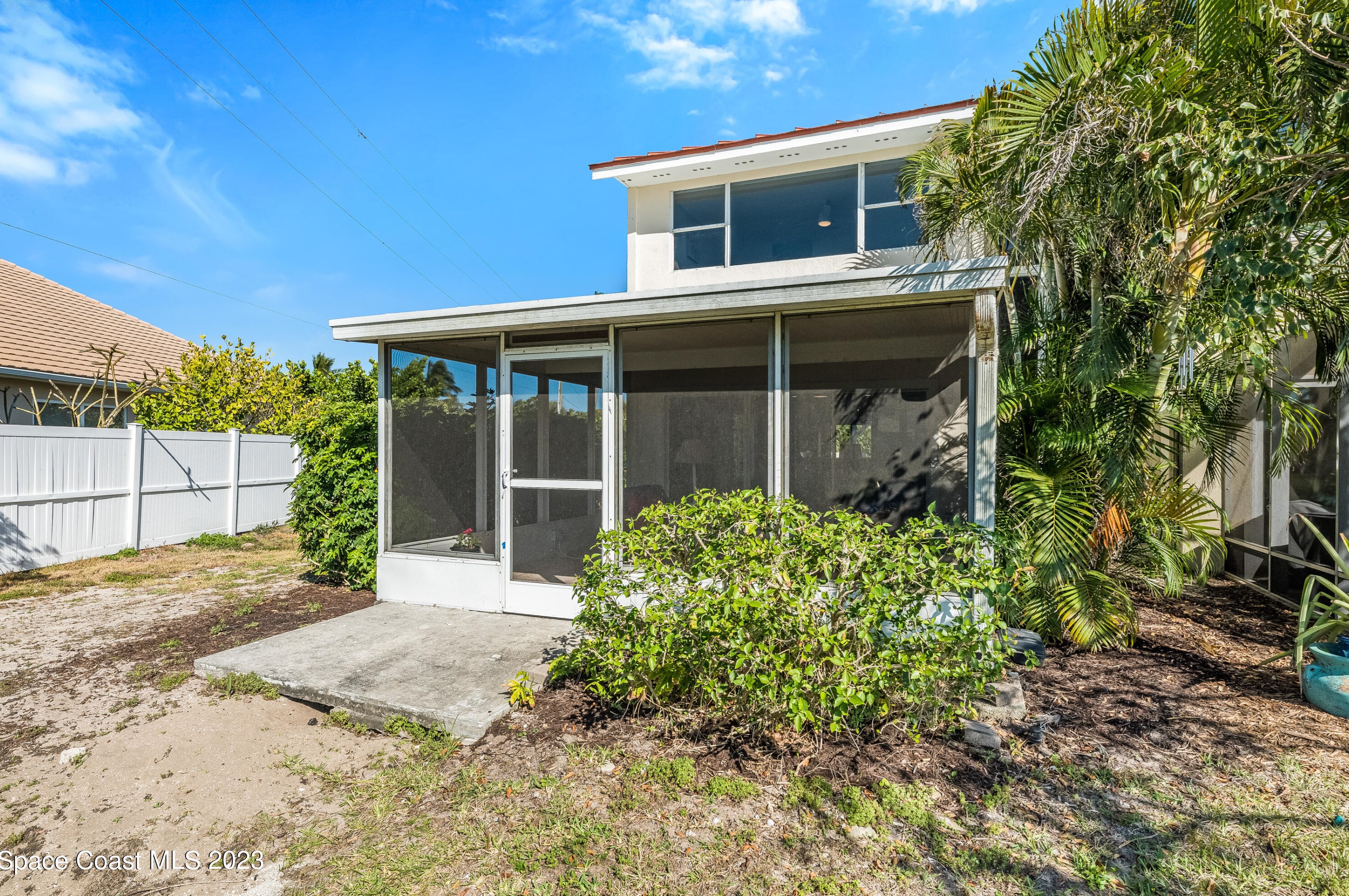 200 Oceanway Dr, Melbourne FL  32951-3321 exterior