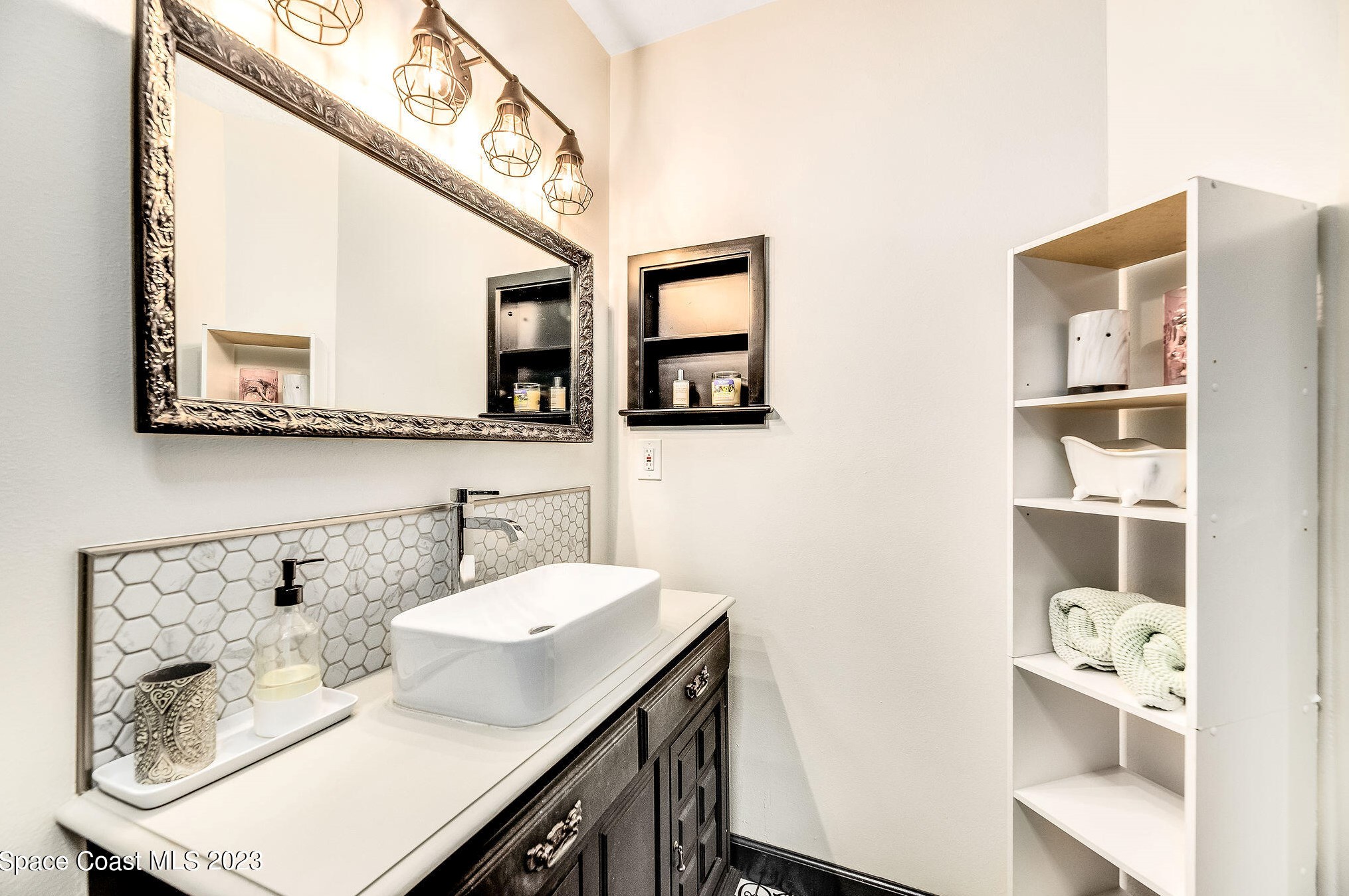 314 Sherwood Pl, Merritt Island FL  32953-4421 exterior