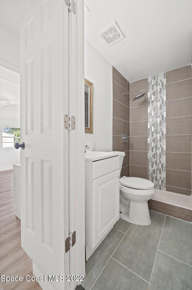 1684 Mosswood Dr, Melbourne FL  32935-6032 exterior