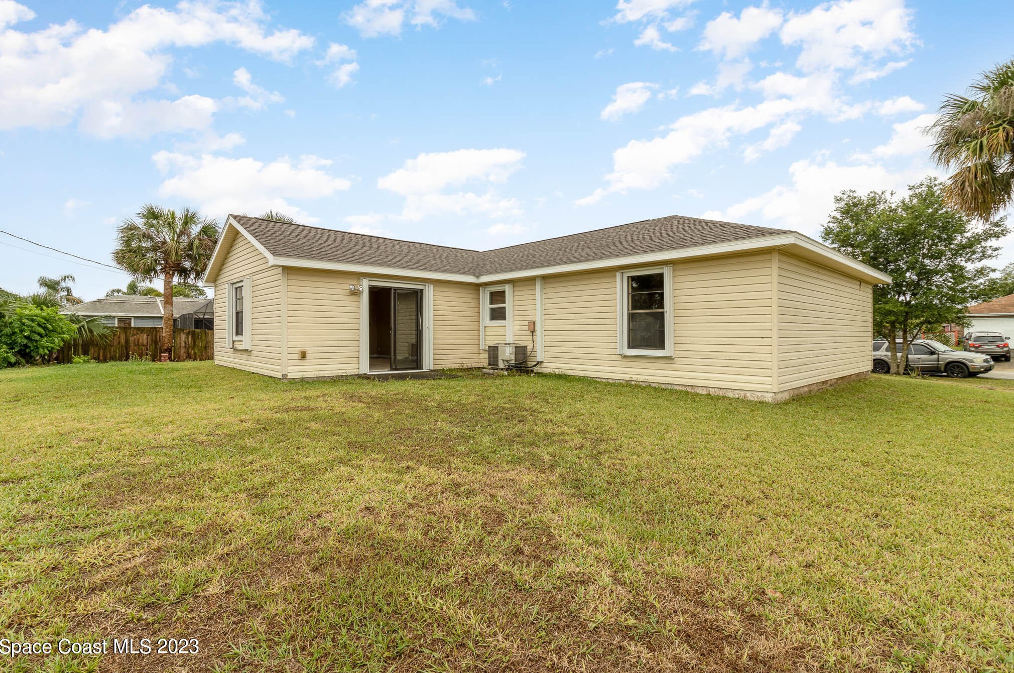 1587 Cass Ave, Melbourne FL  32907-8676 exterior