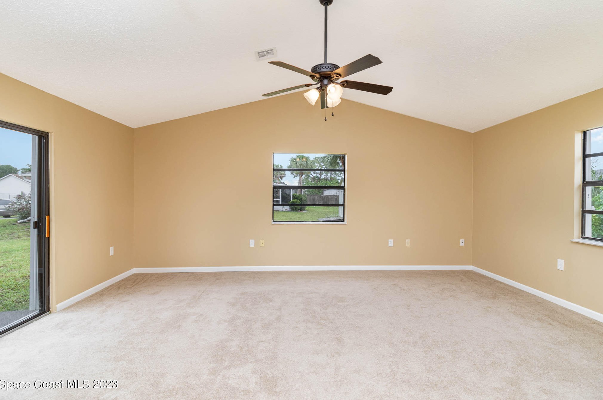 1587 Cass Ave, Melbourne FL  32907-8676 exterior