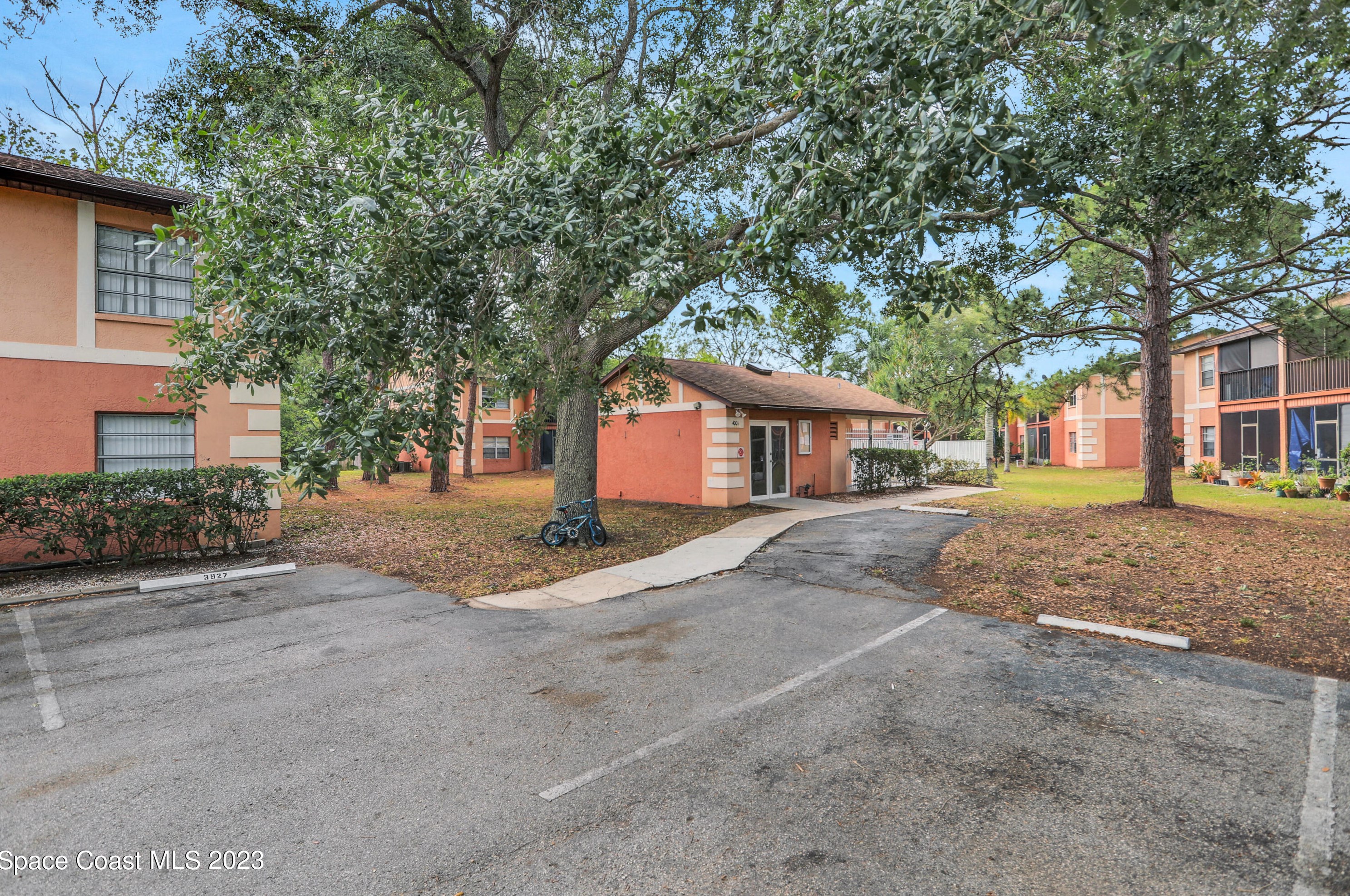 2921 Pinewood Dr, Melbourne FL 32905-2958 exterior