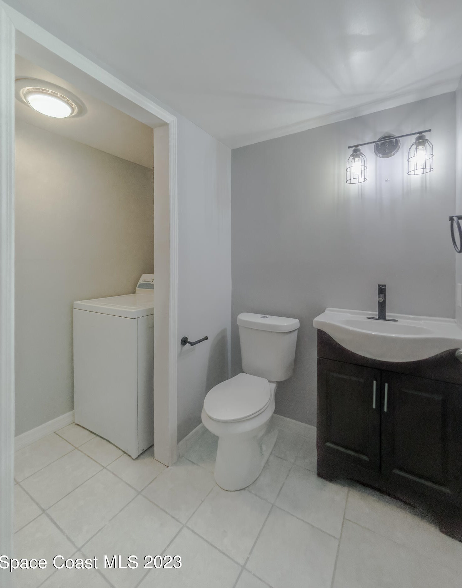 1012 Vista Oaks Cir, Melbourne FL  32905-3101 exterior