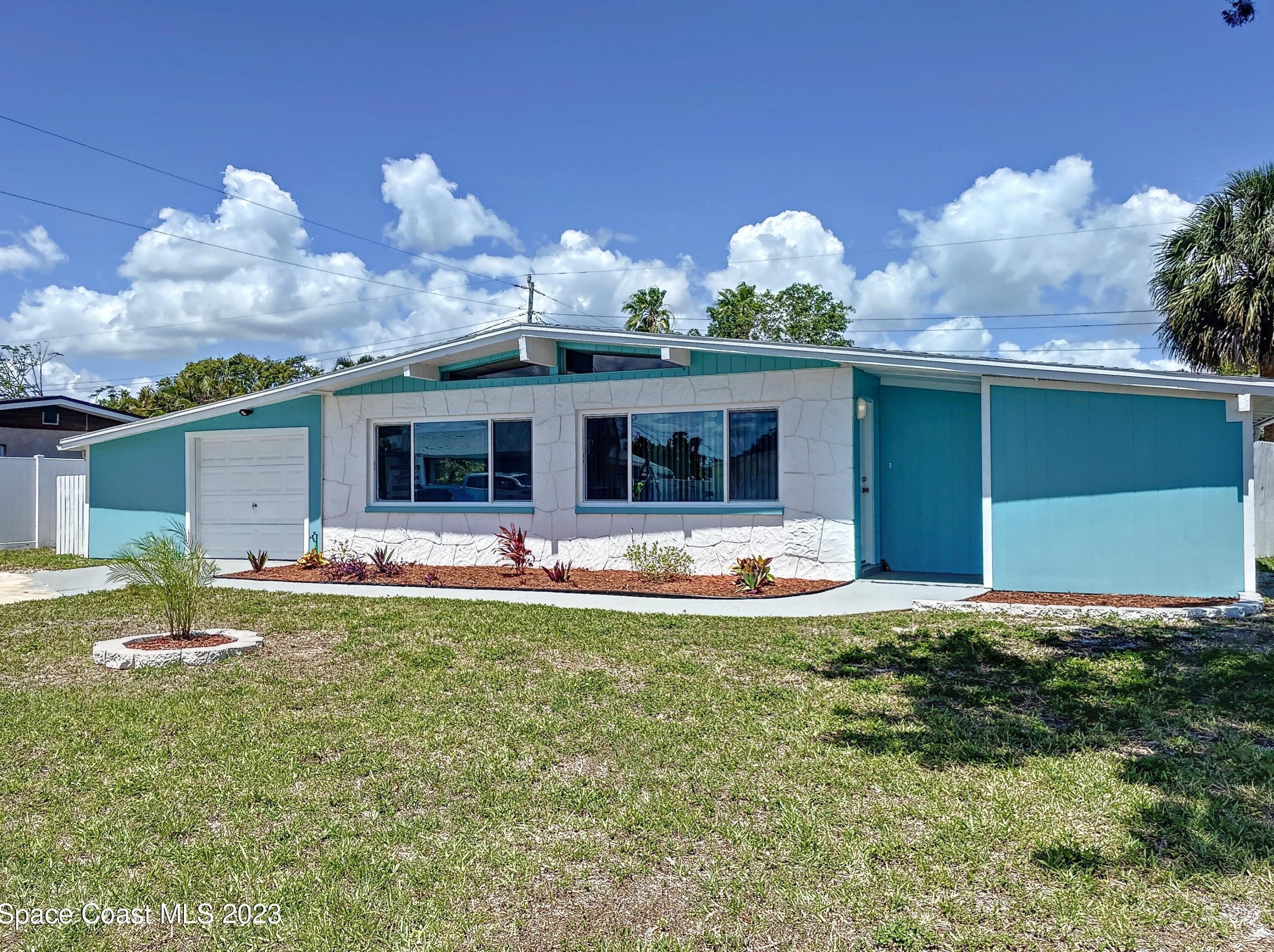 320 Needle Blvd, Merritt Island FL  32953-6108 exterior