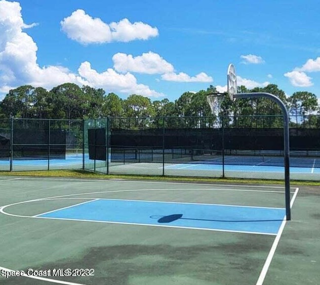 665 Easton Forest Cir, Melbourne FL  32909-6847 exterior