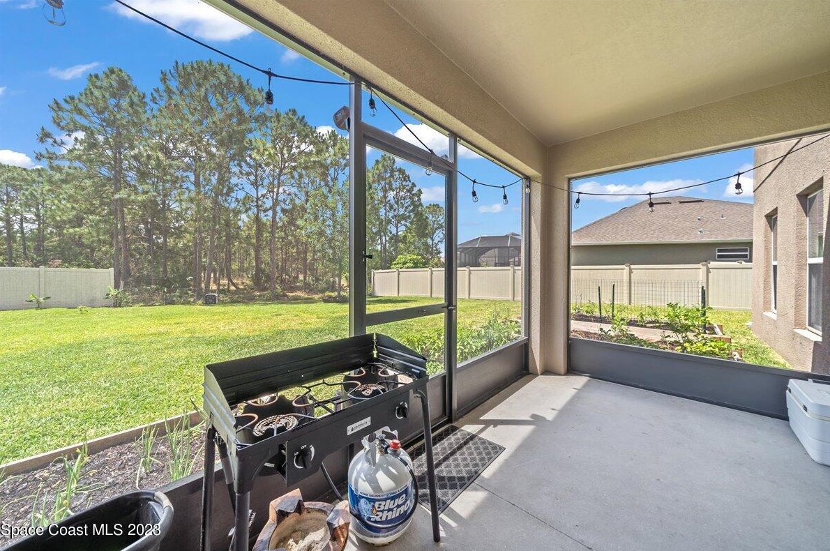 665 Easton Forest Cir, Melbourne FL  32909-6847 exterior