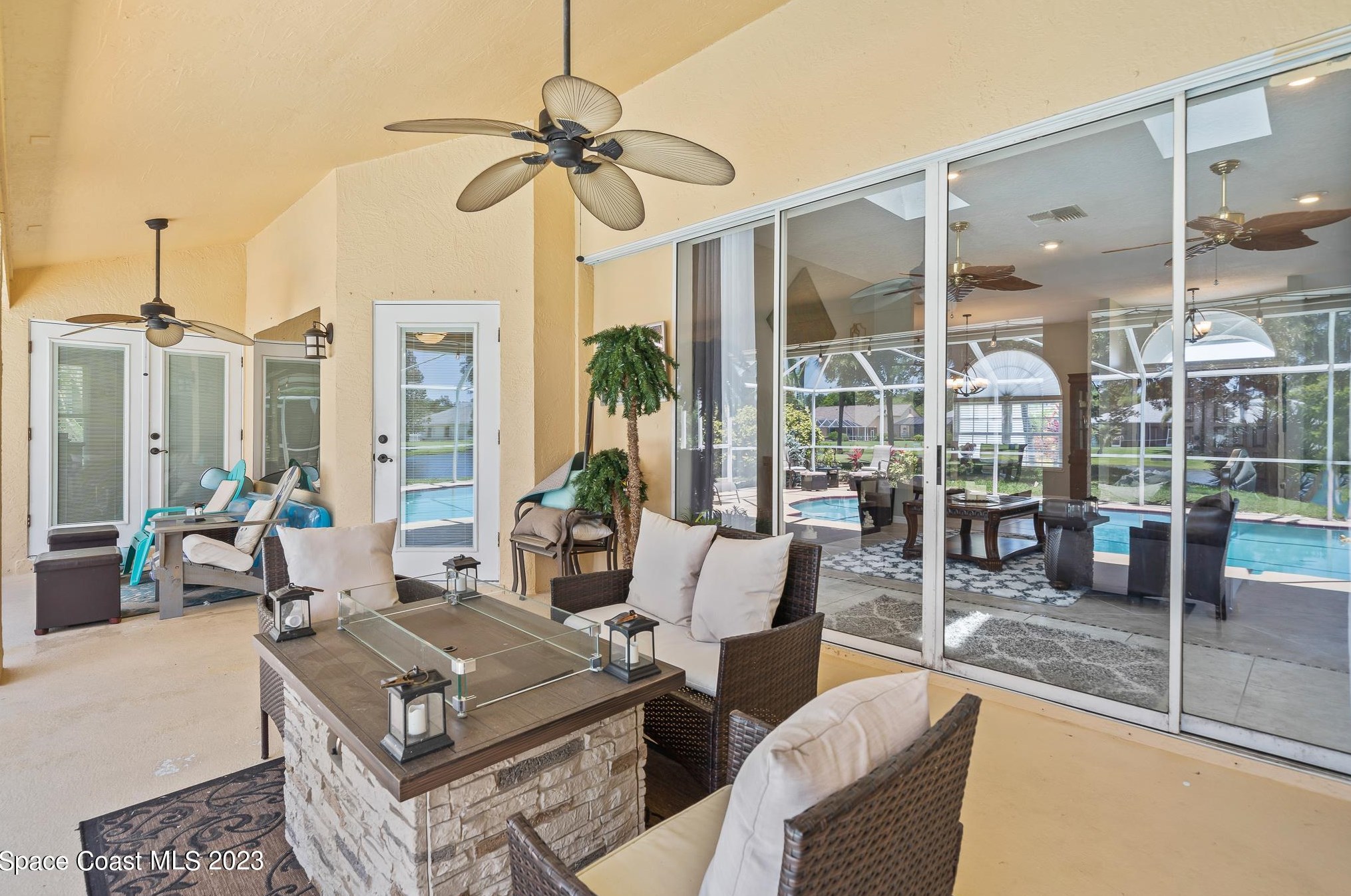 4057 Sand Ridge Dr, Merritt Island FL  32953-8610 exterior