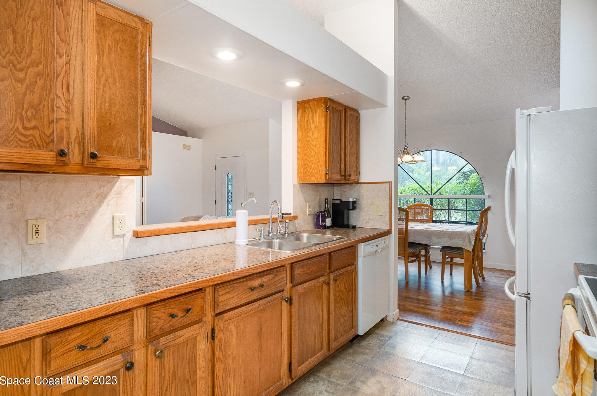 560 Vin Rose Cir, Melbourne FL  32909-8551 exterior