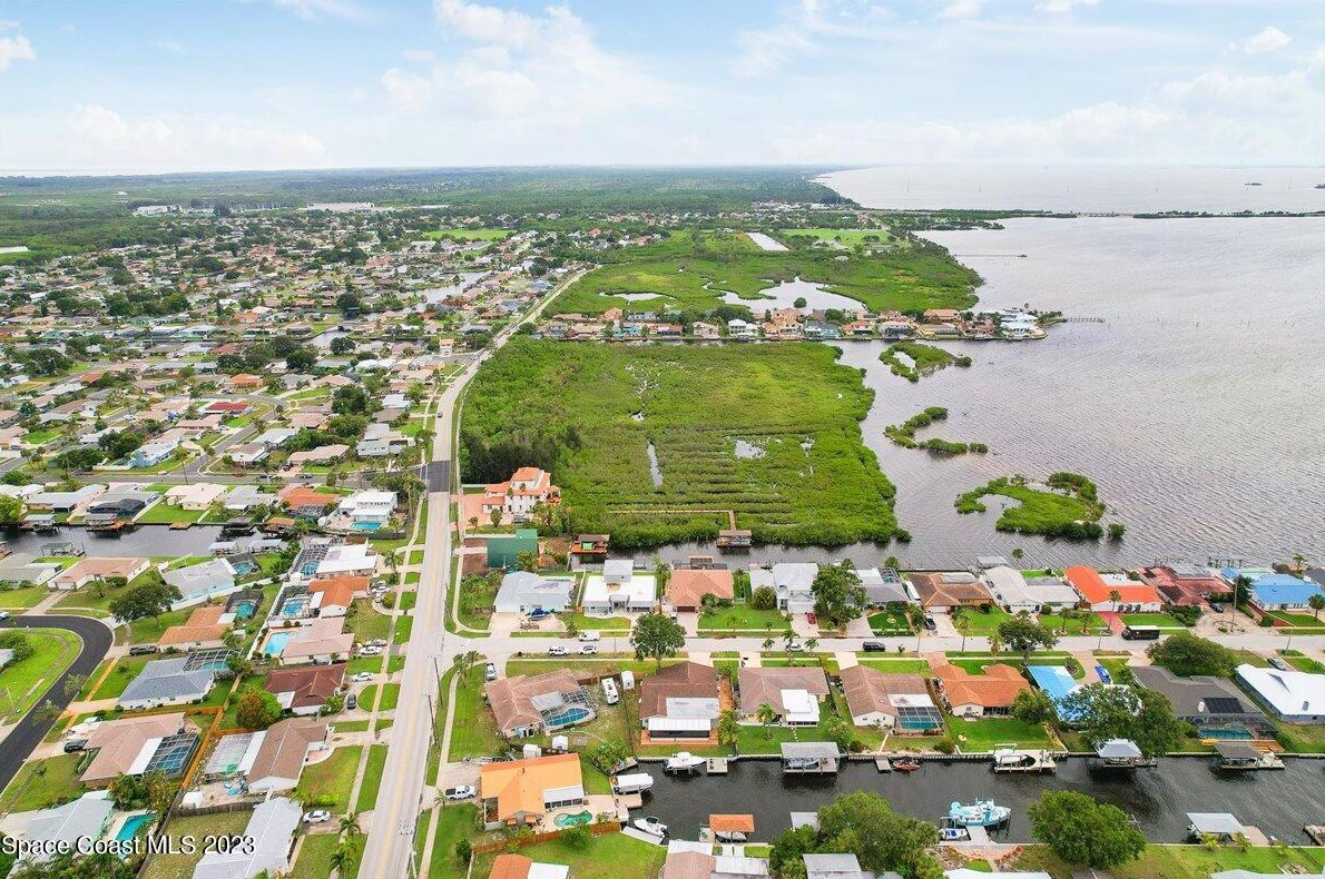 1625 Larchmont Ct, Merritt Island FL 32952-5668 exterior