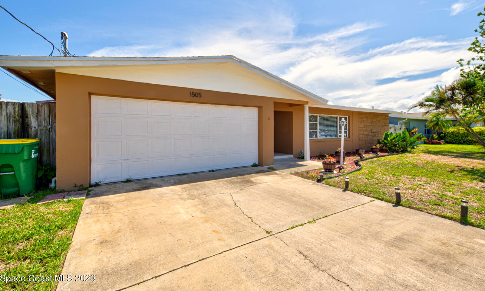 1505 Central Ave, Merritt Island FL 32952-5677 exterior