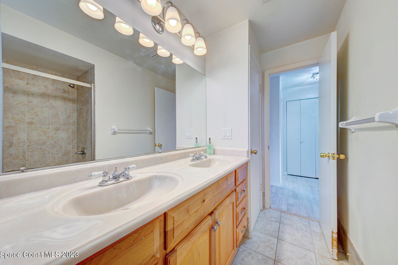 1505 Central Ave, Merritt Island FL 32952-5677 exterior