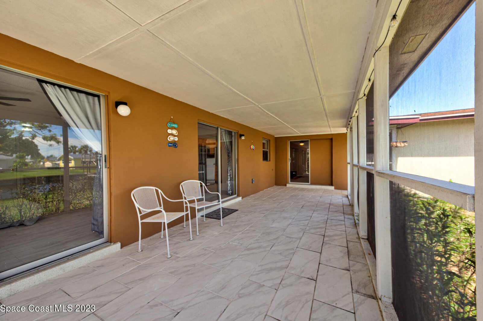 1505 Central Ave, Merritt Island FL 32952-5677 exterior