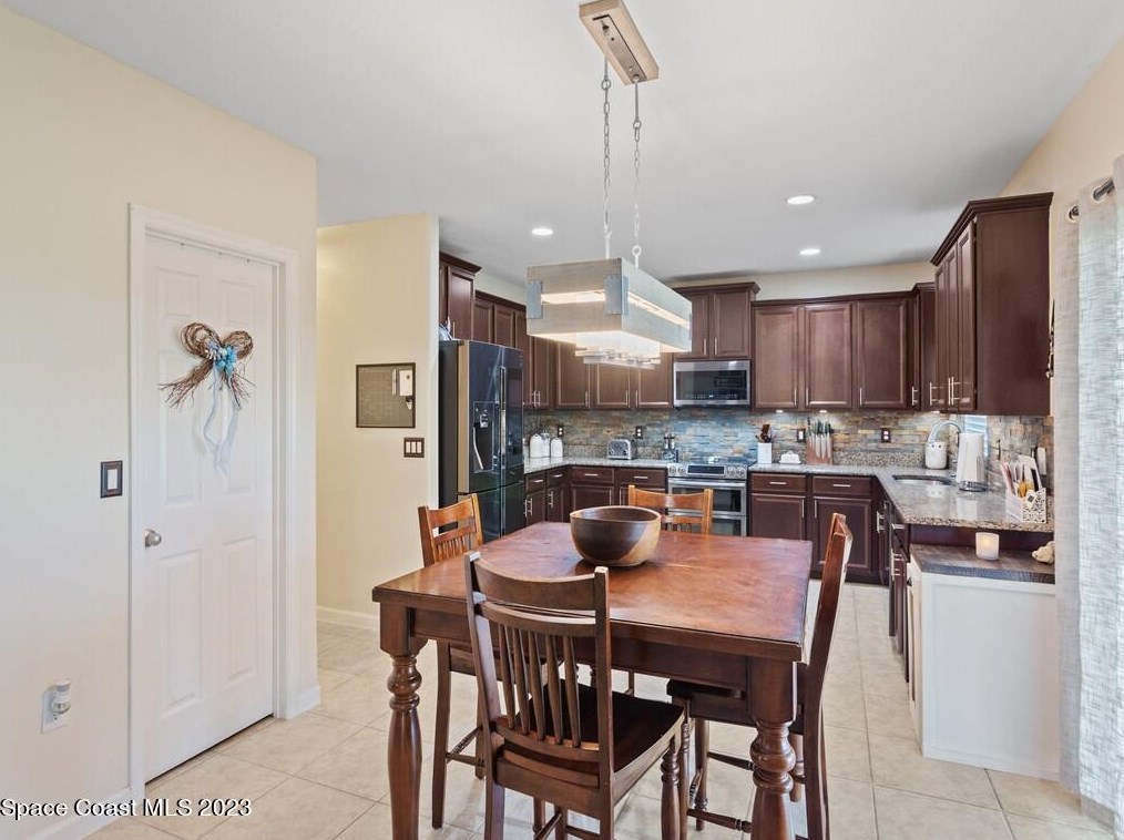 431 Dillard Dr, Melbourne FL  32909-2360 exterior