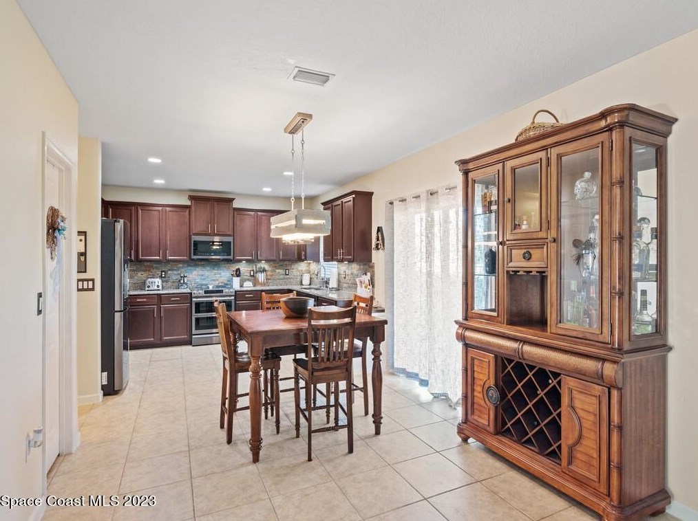 431 Dillard Dr, Melbourne FL  32909-2360 exterior