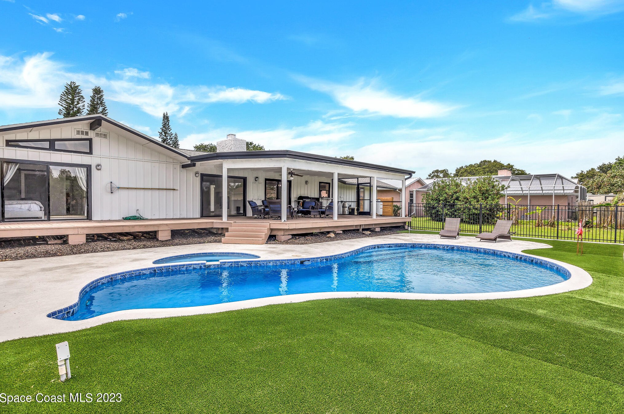 470 Rio Vista Ln, Merritt Island FL  32952-5226 exterior