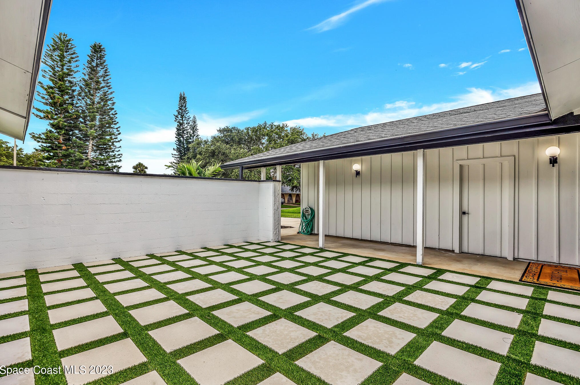 470 Rio Vista Ln, Merritt Island FL  32952-5226 exterior