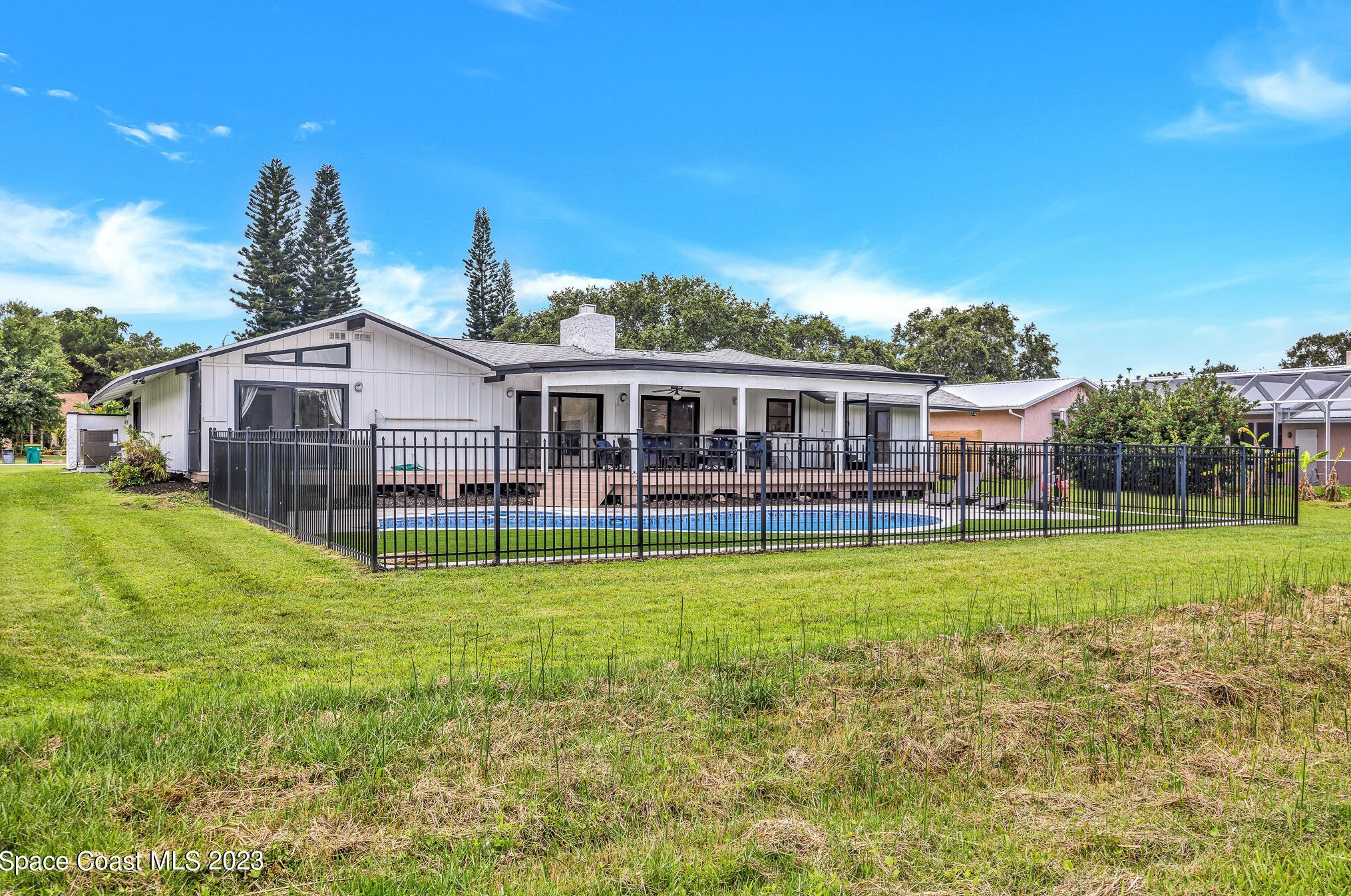 470 Rio Vista Ln, Merritt Island FL  32952-5226 exterior