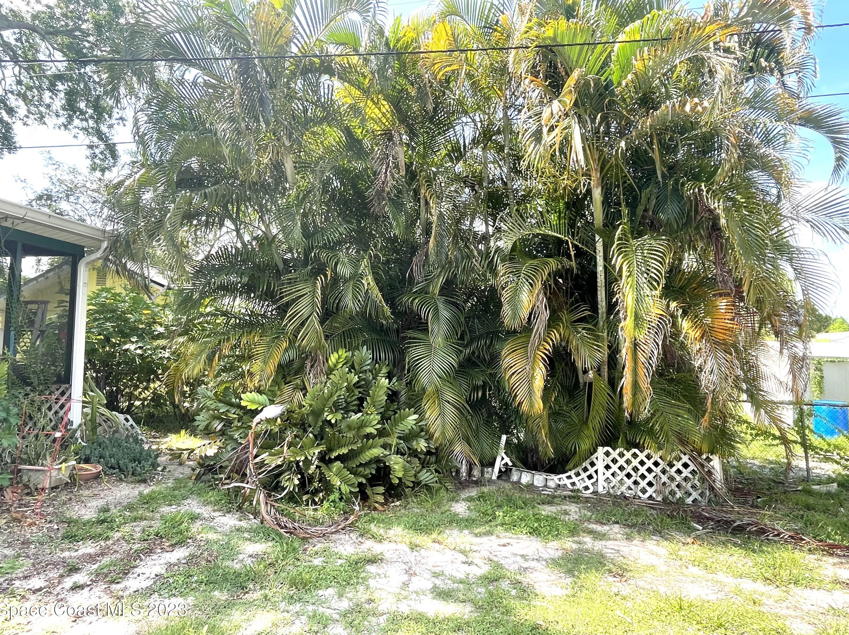 1392 Lenora Dr, Merritt Island FL 32952-5156 exterior