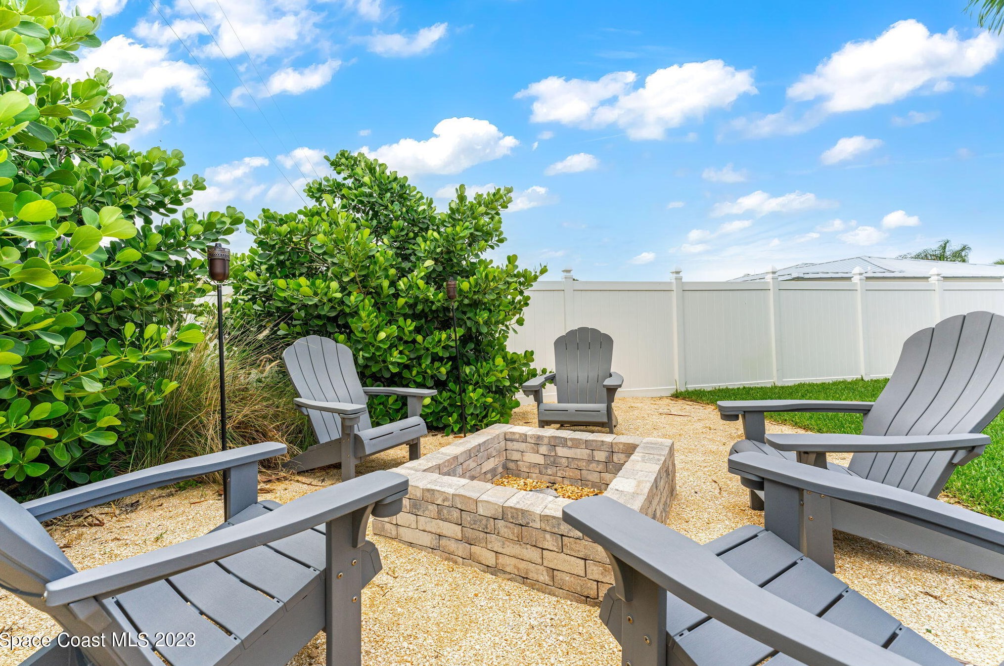 572 Spindle Palm Dr, Melbourne FL  32903-3855 exterior