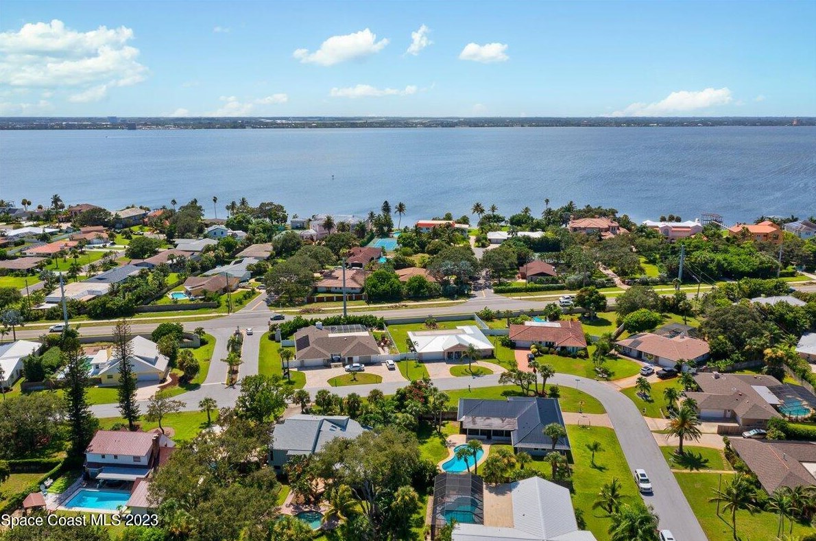 591 Spindle Palm Dr, Melbourne FL  32903-3855 exterior