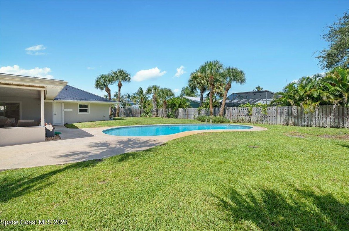 591 Spindle Palm Dr, Melbourne FL  32903-3855 exterior