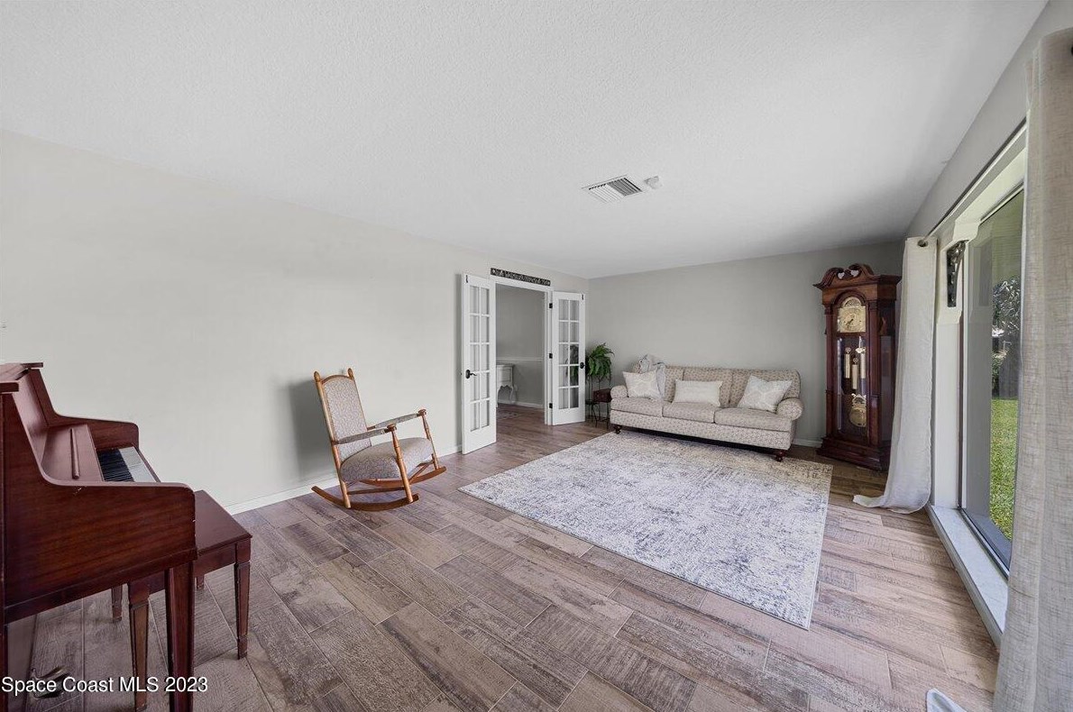 591 Spindle Palm Dr, Melbourne FL  32903-3855 exterior