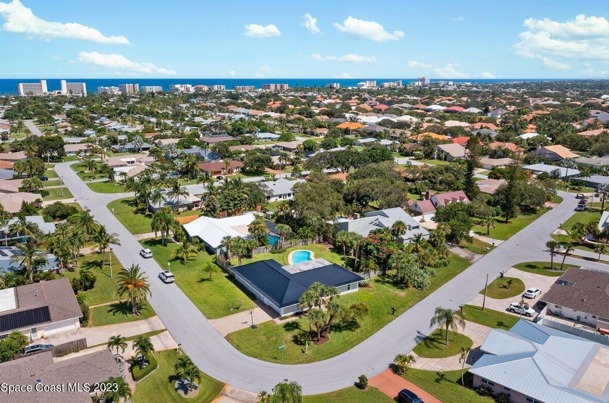 591 Spindle Palm Dr, Melbourne FL  32903-3855 exterior