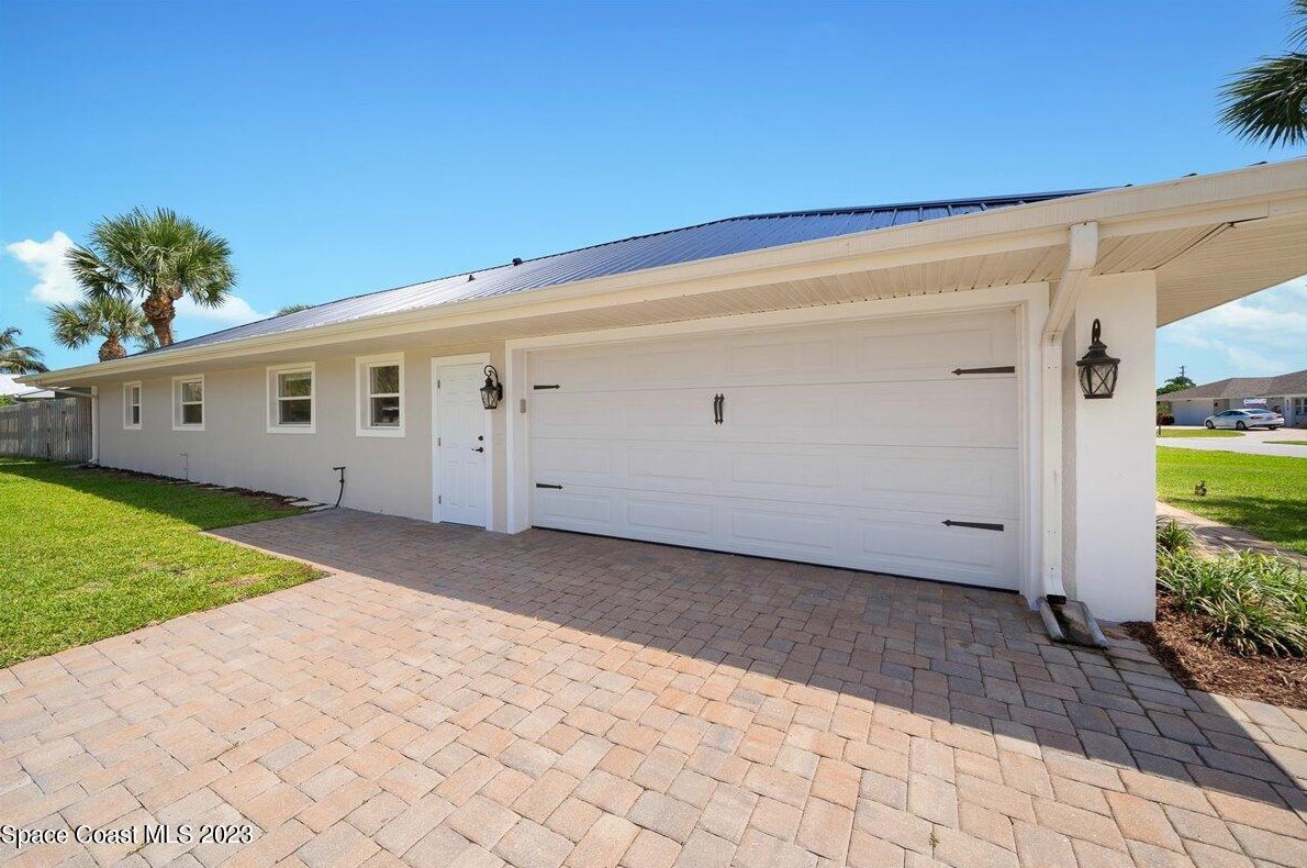 591 Spindle Palm Dr, Melbourne FL  32903-3855 exterior