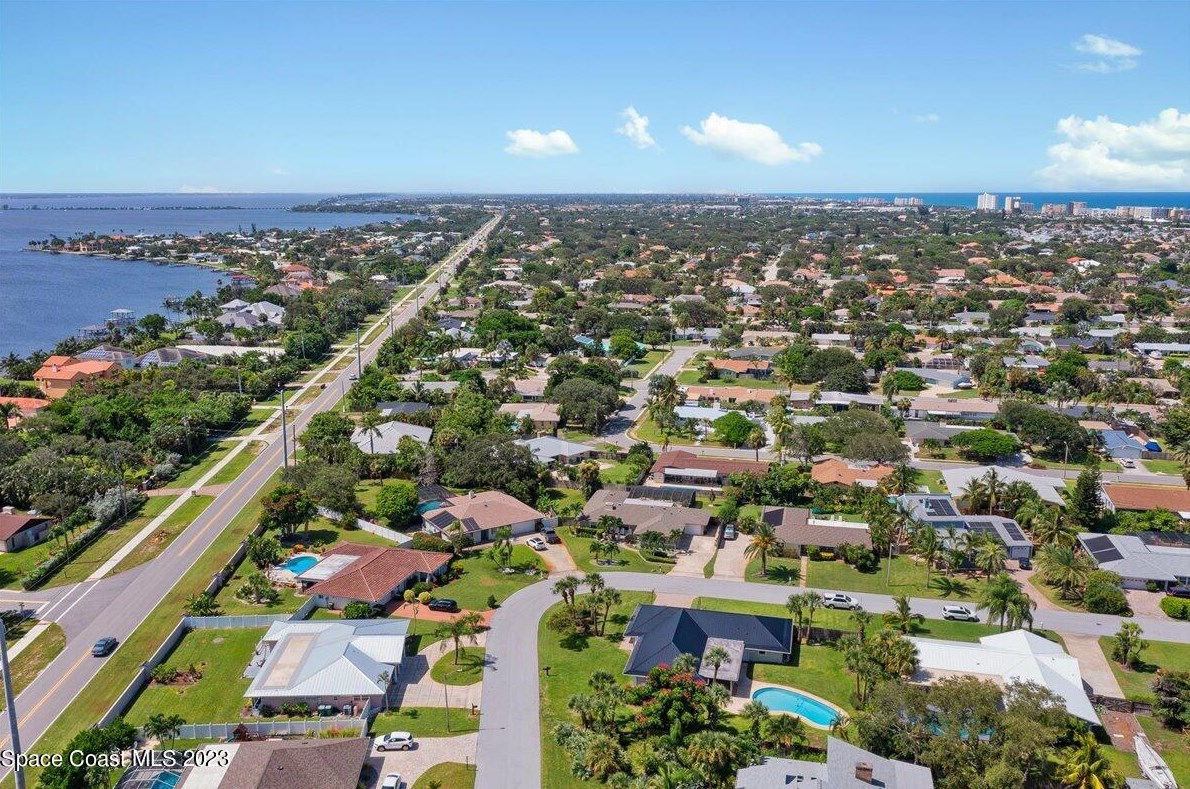 591 Spindle Palm Dr, Melbourne FL  32903-3855 exterior