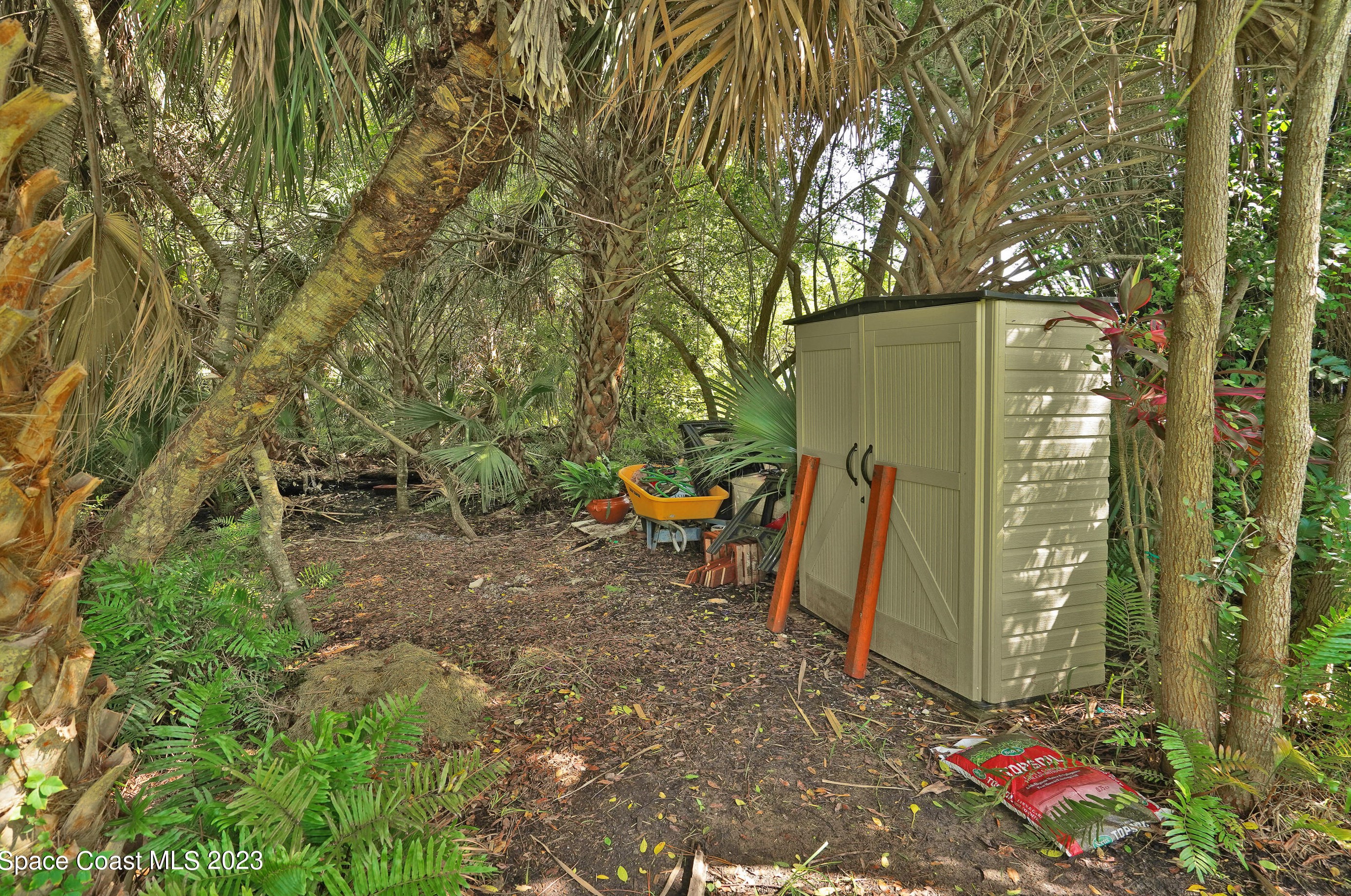 8018 Kingswood Way, Melbourne FL 32940-2144 exterior