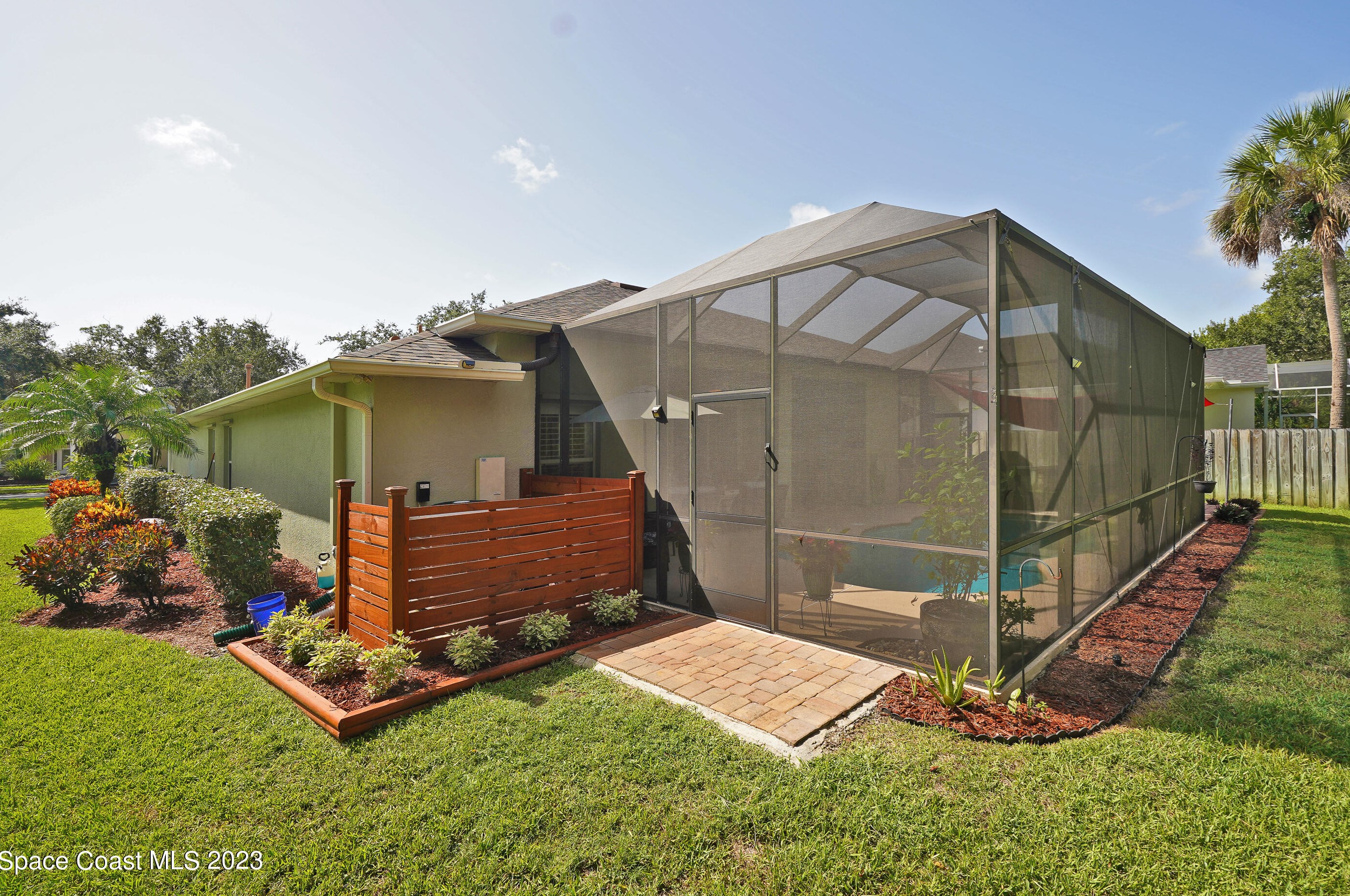 8018 Kingswood Way, Melbourne FL 32940-2144 exterior