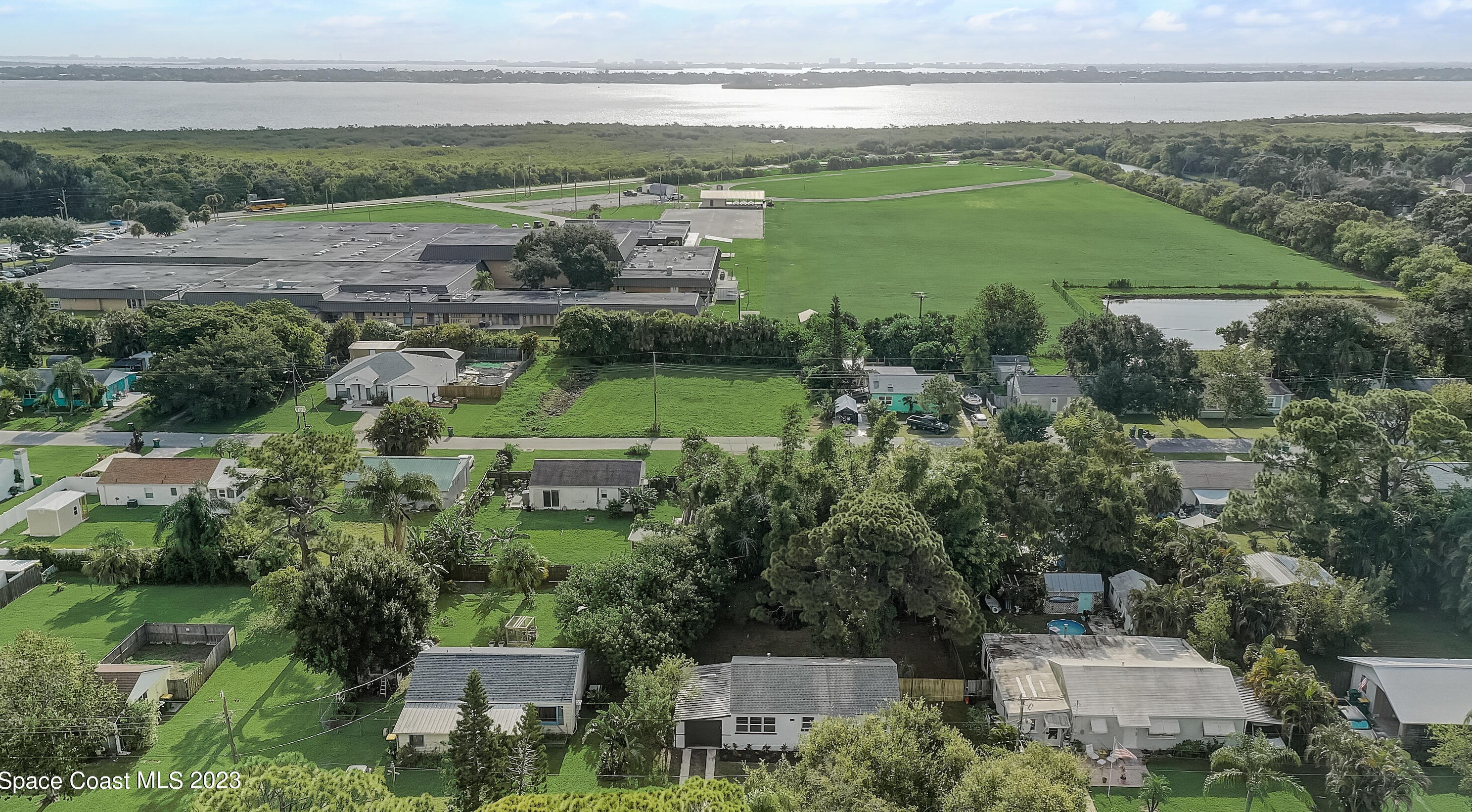 1338 Lenora Dr, Merritt Island FL 32952-5156 exterior