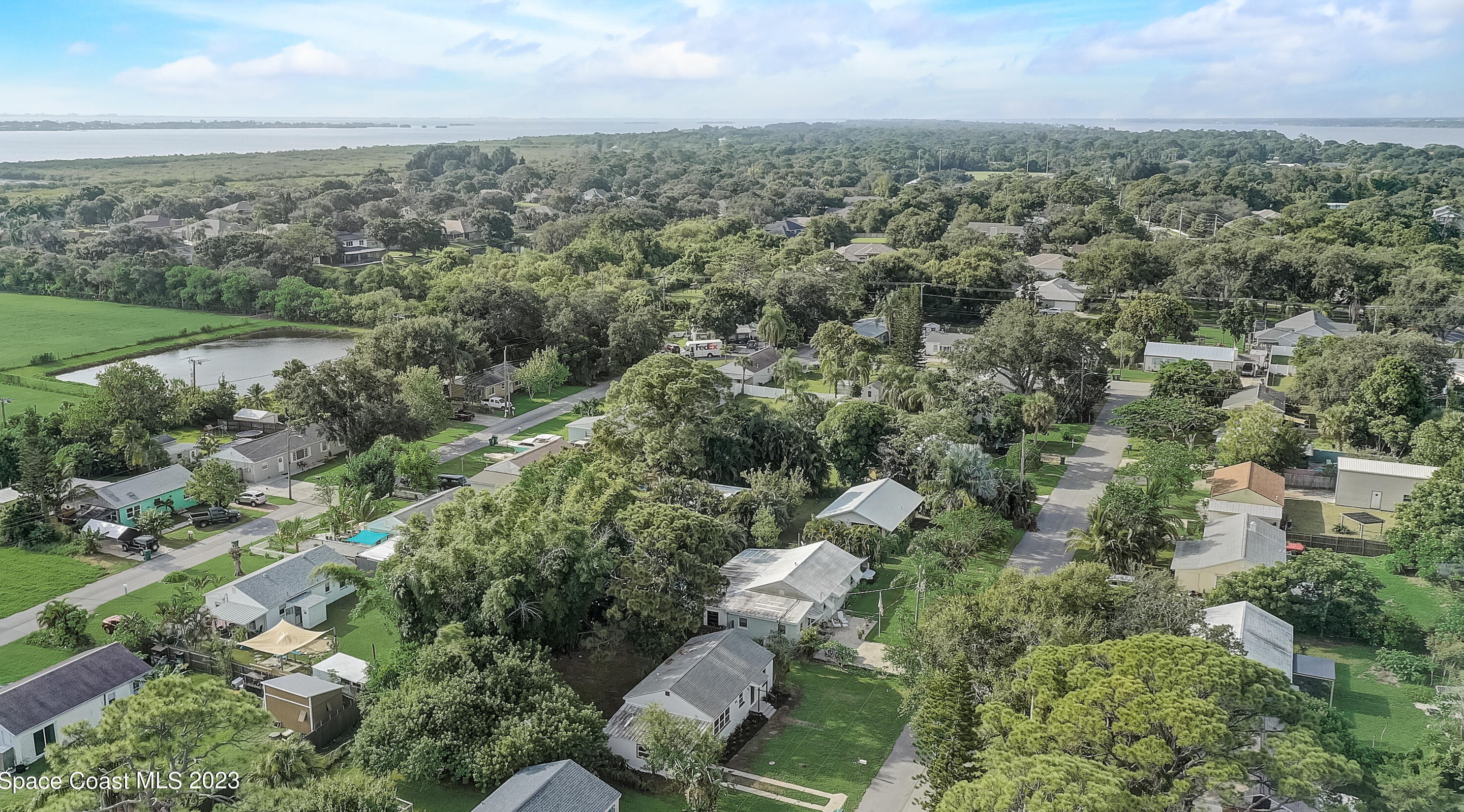 1338 Lenora Dr, Merritt Island FL 32952-5156 exterior