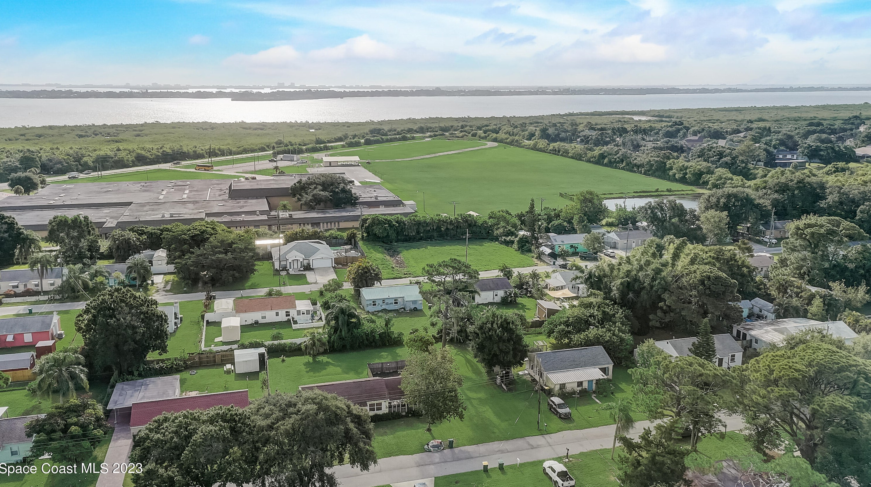 1338 Lenora Dr, Merritt Island FL 32952-5156 exterior