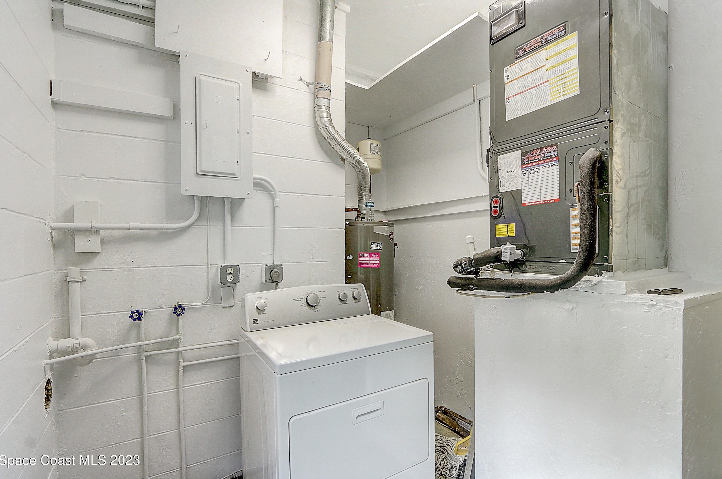 1338 Lenora Dr, Merritt Island FL 32952-5156 exterior