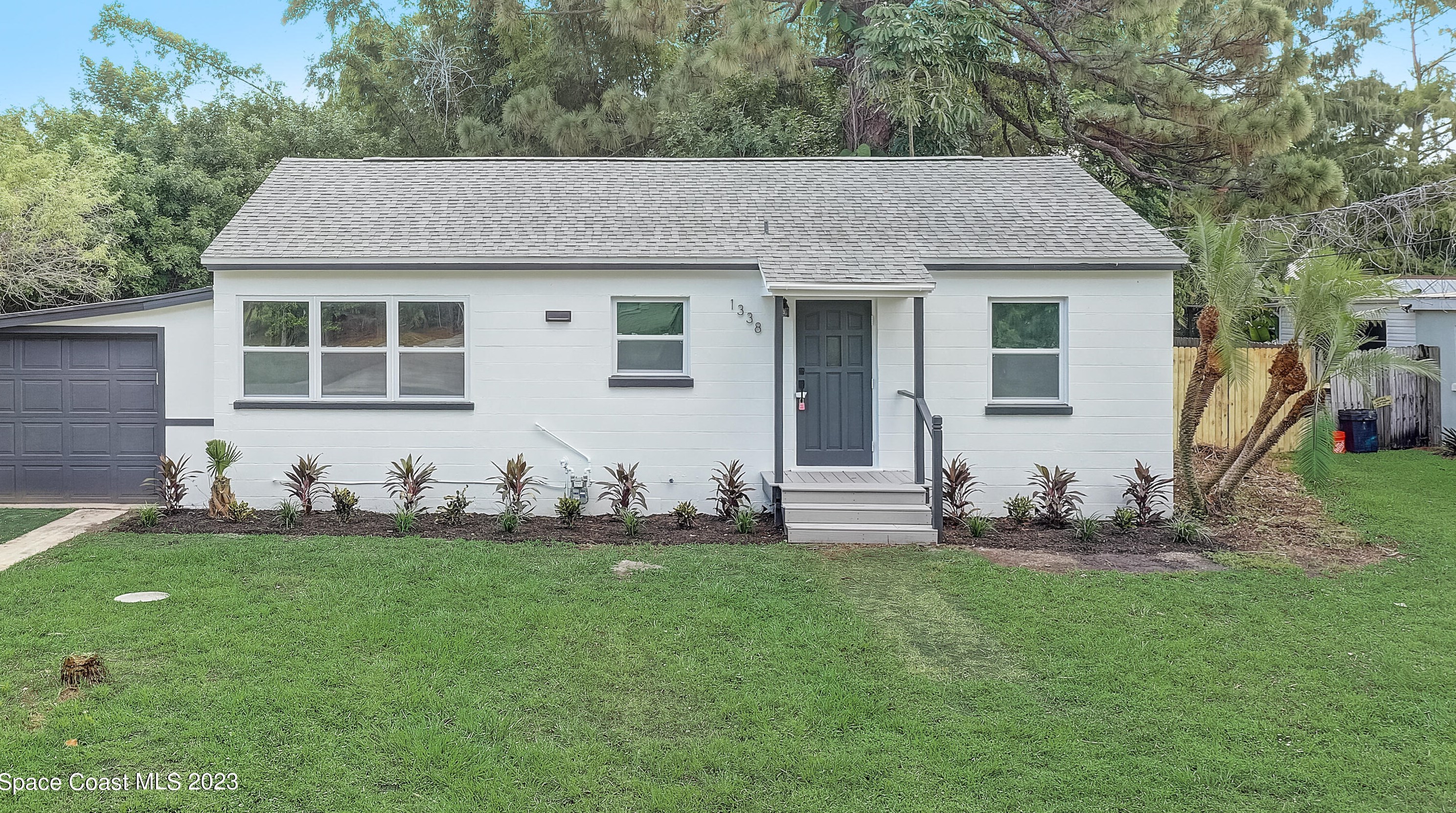 1338 Lenora Dr, Merritt Island FL 32952-5156 exterior