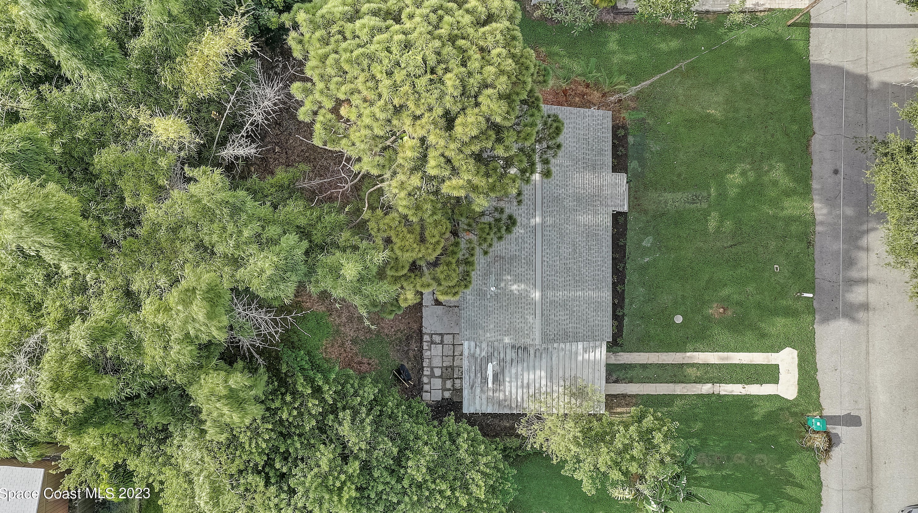 1338 Lenora Dr, Merritt Island FL 32952-5156 exterior